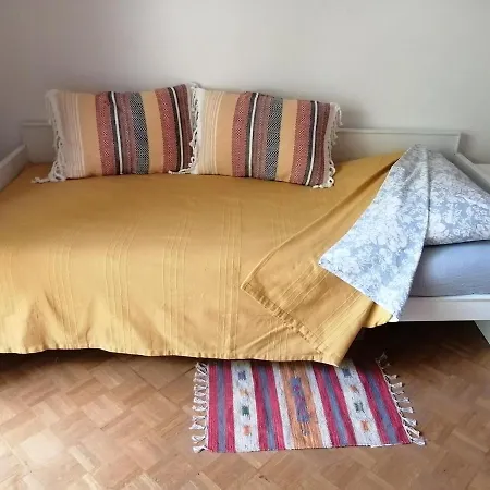 Yellow & Апартаменты Триест