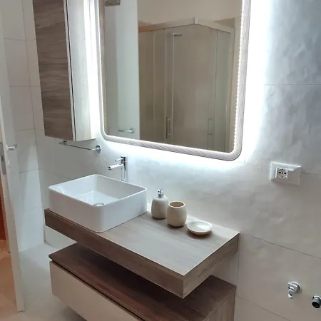 아파트 Yellow & 트리에스테